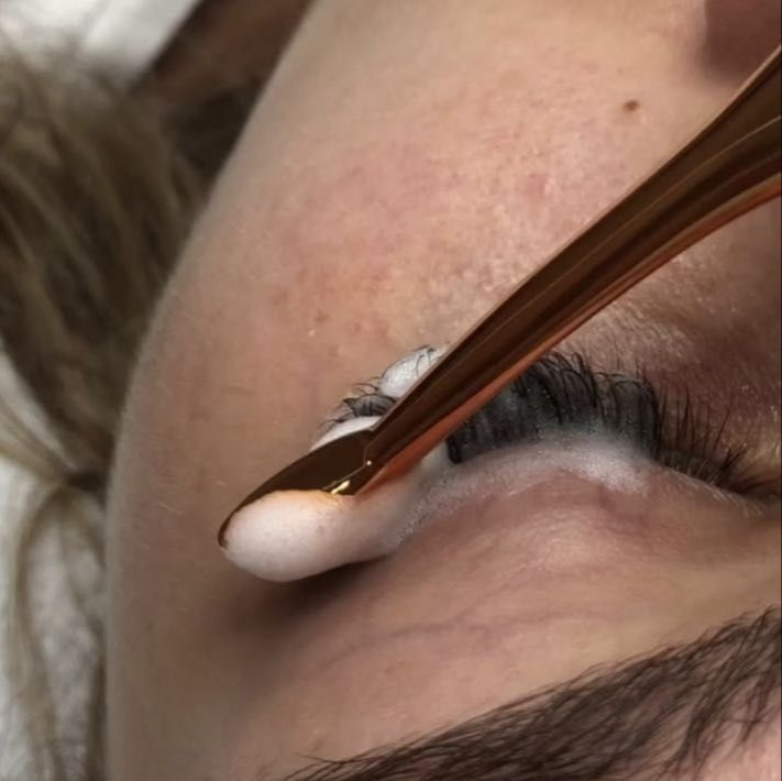 Zaczarowane Rzęsy i Brwi Legnica