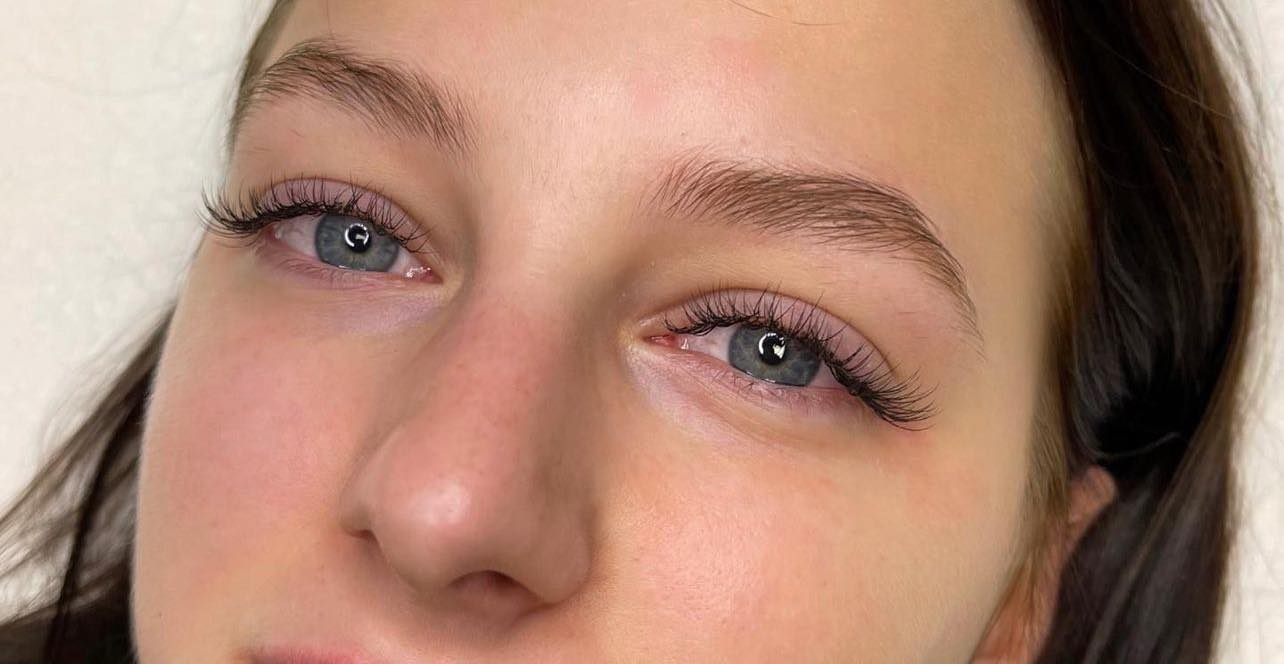 Zaczarowane Rzęsy i Brwi Legnica